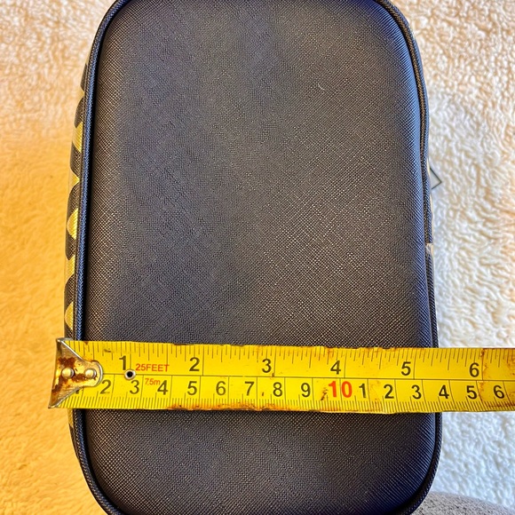 NWT Dabney Lee Designer Makeup or Travel Bag in Gold and Black. Chic design - Picture 6 of 9